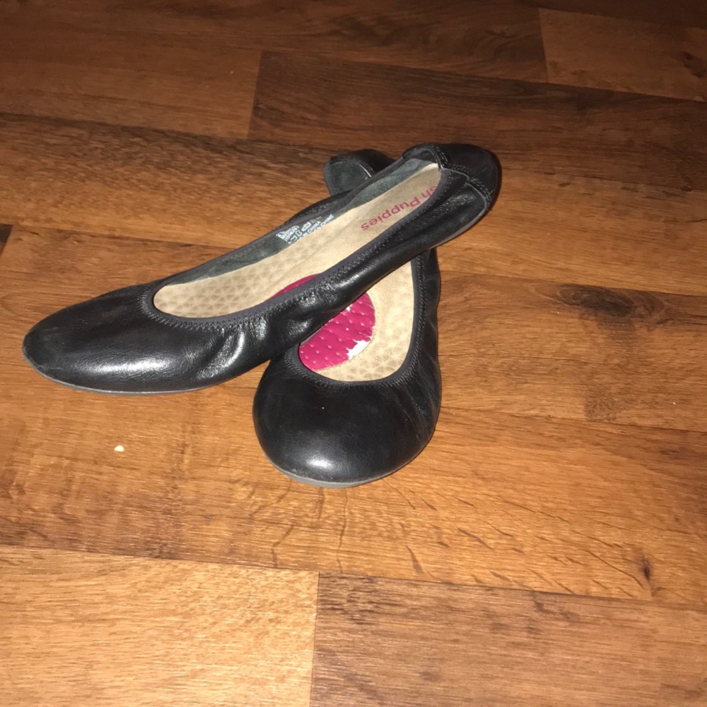 Black hush puppies stretch ballet flats